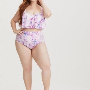 Torrid 1 2 flounce 2piece swim Bikini top Size 1 Bottoms Size 2
NWOT